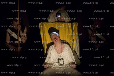 Świat Mało Znany. Przegląd teatralny grupy Im Plus...