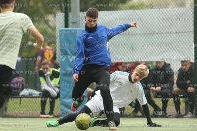 Gdansk Zaspa. Pilkarski turniej dzikich druzyn Do przerwy...