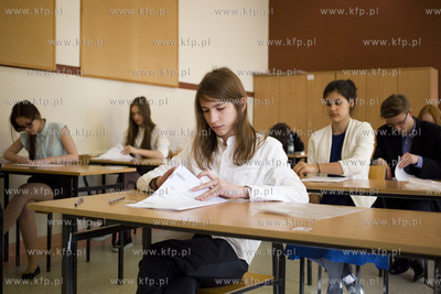 Gdańsk. Gimnazjum nr 25. Pierwszy dzień egzaminów...