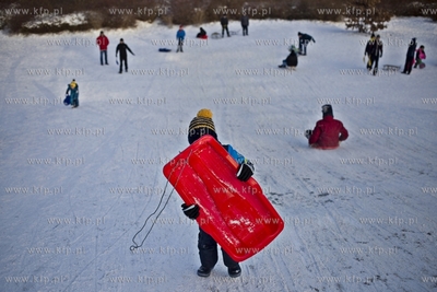 Saneczkarze opanowali górkę w Parku Ronalda Reagana.
08.01.2017
fot....