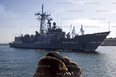 Gdynia Oksywie. Port Wojenny. Powrót ORP "Gen. K....