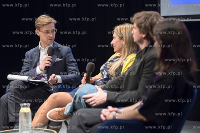 Spotkanie "Wojna obok nas. Historie odwagi, krzywdy,...