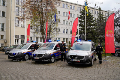 Urząd Miejski w Gdańsku. Przekazanie 3 nowych radiowozów...