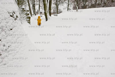 Zima w Gdansku, obfite opady sniegu na teranach spacerowych...