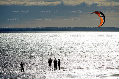 Camping Maszoperia kolo Jastarni. Nauka kitesurfingu...