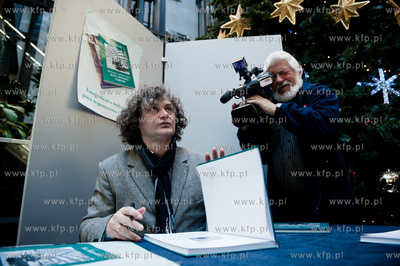 Gdansk. Centrum Handlowe Manhattan. Premiera i promocja...