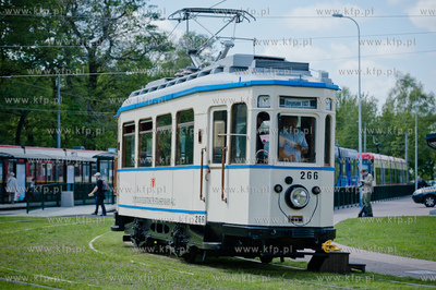 Gdansk. Petla tramwajowa w Jelitkowie. Majowka z tramwajem....