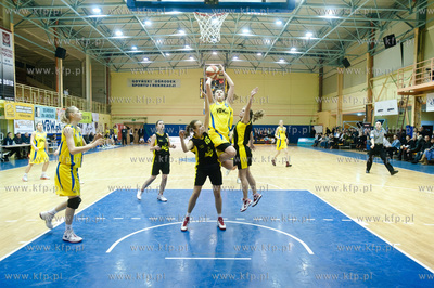 Gdynia, hala GOSiR. Mistrzostwa Polski Juniorek Starszych....