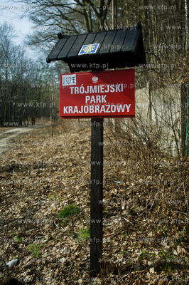 Gdansk. Oliwa, Trojmiejski Park Krajobrazowy. Sciezka...