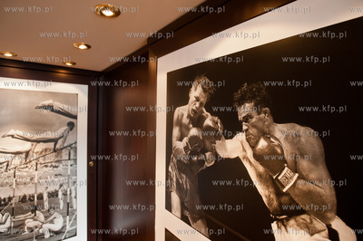 Port w Gdyni. Nabrzeze Francuskie. Wizyta wycieczkowca...