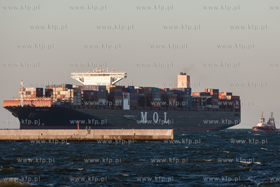 Gdansk. Terminal kontenerowy DCT. Kolejne zawiniecie...