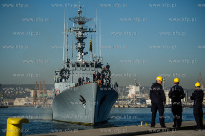 Port Wojenny w Gdyni Oksywiu. Przywitanie powracających...