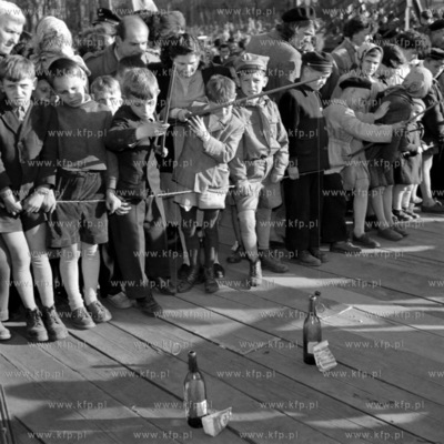 Festyn na placu Zebrań Ludowych w Gdańsku.  (Lata...