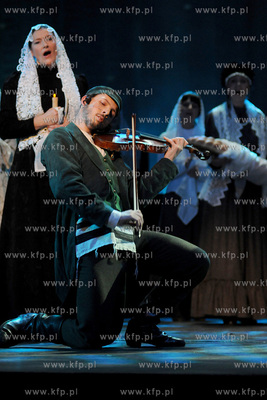 Teatr Muzyczny w Gdyni. III proba generalna spektaklu...