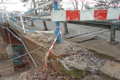 Ustka. Nieczynny jest wiadukt w Ustce w ciagu drogi...