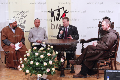 Gdansk-Muzeum Narodowe, Forum Jednosci Bogactwo a ubostwo...