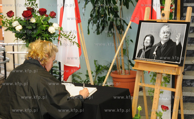 Gdynia w zalobie po tragicznej smierci w katastrofie...