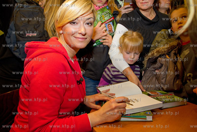 Promocja drugiej czesci ksiazki Kobieta na Krancu Swiata...