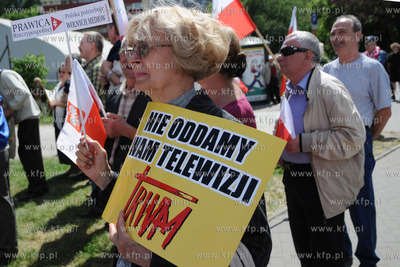 Po mszy w intencji ojczyzny z kosciola OO Redemptorystow...