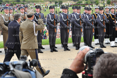 Udzial Prezydenta Rzeczypospolitej Polskiej Bronislawa...