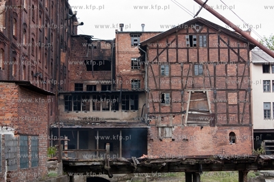 Starogard Gdanski. Zgliszcza zabytkowego mlyna po pozarze....