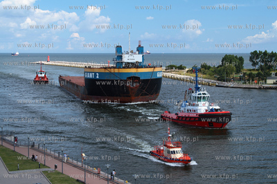 Gdanska Stocznia Remontowa SA zakupila duza barke zanurzalna...