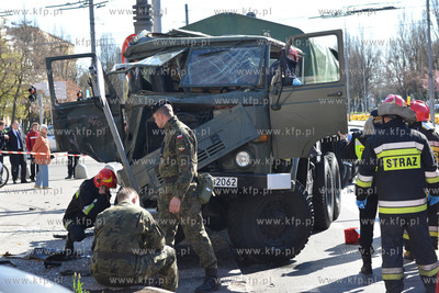 Na skrzyzowaniu ulic 10 Lutego i Swietojanskiej w Gdyni...
