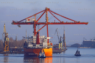 Nowe suwnice dla Baltyckiego Terminalu Kontenerowego...