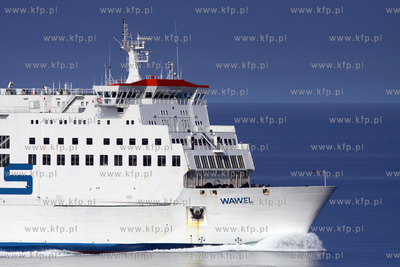 Polferries. Prom Wawel. 10.04.2015 fot. Piotr. B. Starenczak...