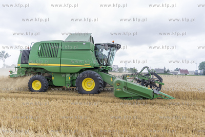 Żniwa we wsi Lignowy w powiecie Tczewskim na Kociewiu.
30.07.2019...