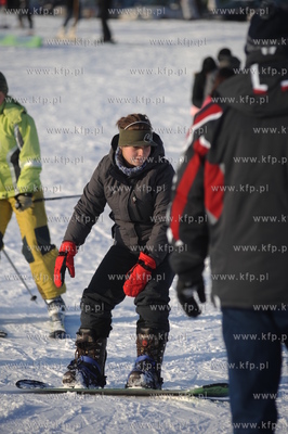 Zimowe szalenstwo w Wiezycy. Zjazd na snow boardzie.
4.01.2009
fot....
