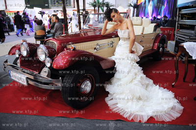 Gdansk. VII Targi Slub i Wesele. Nz modelki w sukniach...