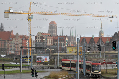 Gdansk. Budowa podziemnej linii kolejowej doprawadzaj...