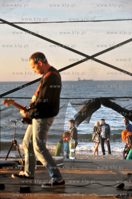 Flader Festiwal odbywajacy sie na plazy w Gdansku Brzeznie....
