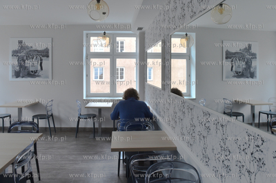 Gdańsk. Bar turystyczny na ul. Szerokiej z nowym wystrojem...
