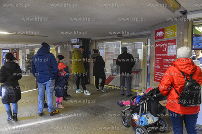 Gdańsk. Punkty handlowe w prześciu podziemnym pod...