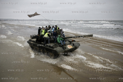 Sopot. Oficjalny sztab WOSP przy Sopockim Klubie Zeglarskim...