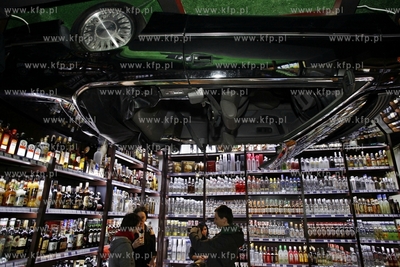 Kabaret Limo sprzedawal alkohol w sklepie monopolowym...