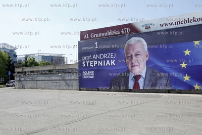 Gdansk. Hala Olivia. Billboard wyborczy prof. Andrzeja...
