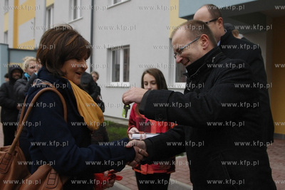 Uroczystosc przekazania mieszkan nowym lokatorom w...