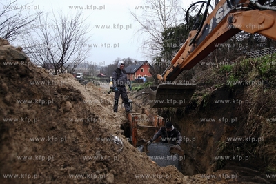 Remont kanalizacji w Trzepowie koło Przywidza.
14.01.2015
fot....
