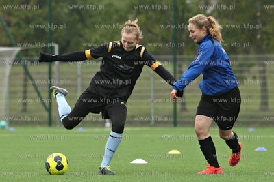 Gdansk Zaspa. Pilkarski turniej dzikich druzyn Do przerwy...