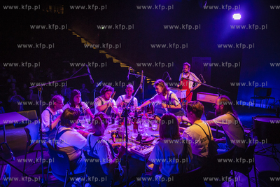 Festiwal Świat Mało Znany. Koncert zespołu Caritas...