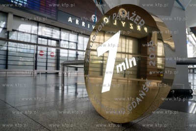 7 mln pasażerka Portu lotniczego Gdańsk-Rębiechowo...