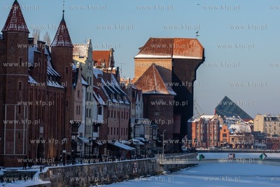 Gdańsk. Długie Pobrzeże zimą.  18.02.2021 fot....