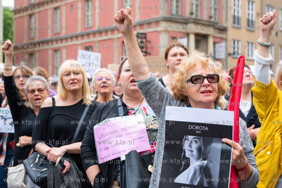 Gdańsk, okolice Dworu Artusa. Ani Jednej Więcej!...