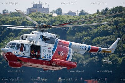 Gdynia. Swieto Morza. Pokaz dzialan antyterrorystycznych...