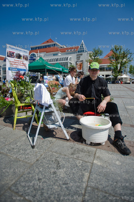 Sopot. Plac Przyjaciol Sopotu. Akcja plenerowa pt....