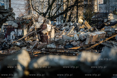 Gdansk. Tereny bylej Stoczni Gdansk. Wyburzenie budynku...