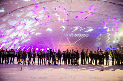 Lodowisko Miejskie w Gdansku. Walentynki w stylu Retro,...